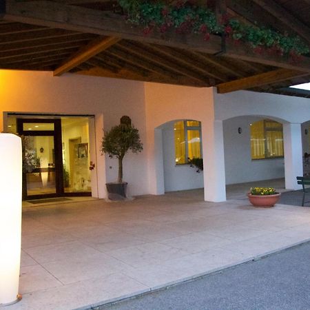 Hotel Stella Alpina Spiazzi Di Caprino 外观 照片