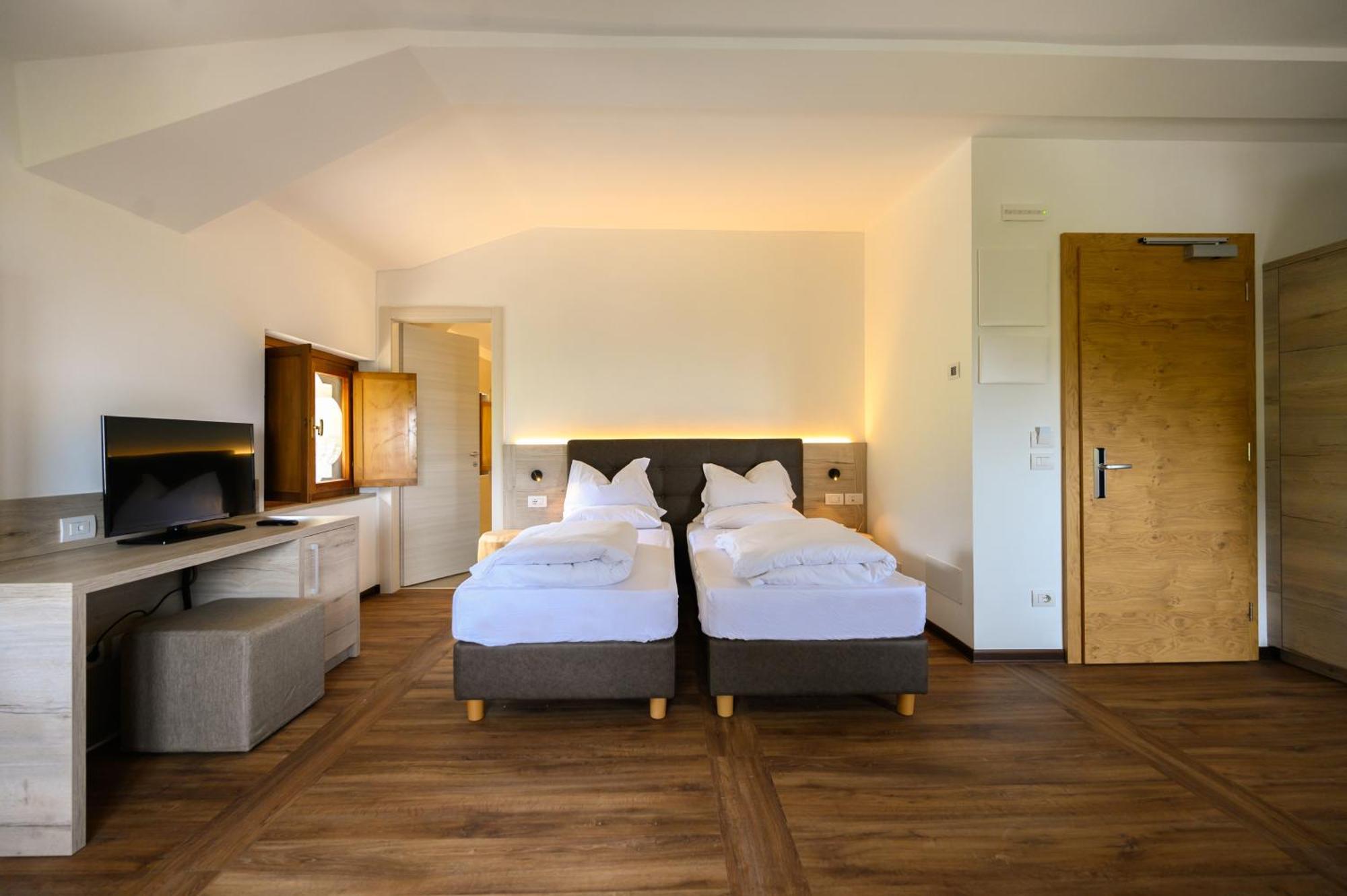 Hotel Stella Alpina Spiazzi Di Caprino 外观 照片